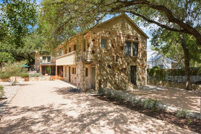 $2,895 | 612 Cliff Drive | Zilker