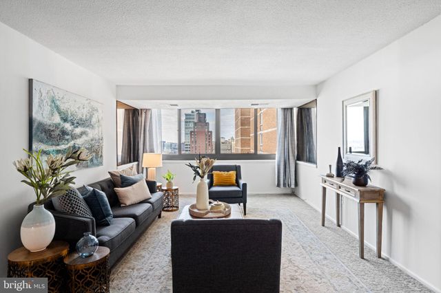 $400,000 | 1420 Locust Street, Unit 28I | Avenue of the Arts South