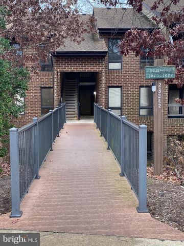 $1,750 | 23242 Rosewood Court, Unit 1068 8F | Wildewood