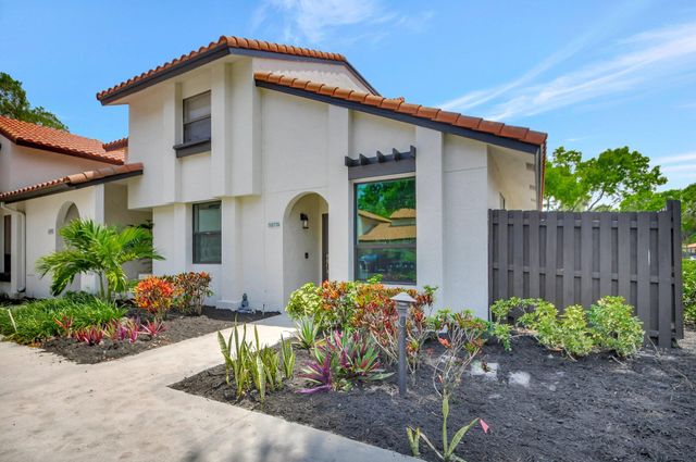 $400,000 | 5677 Fox Hollow Drive, Unit A | Southwest Boca Raton