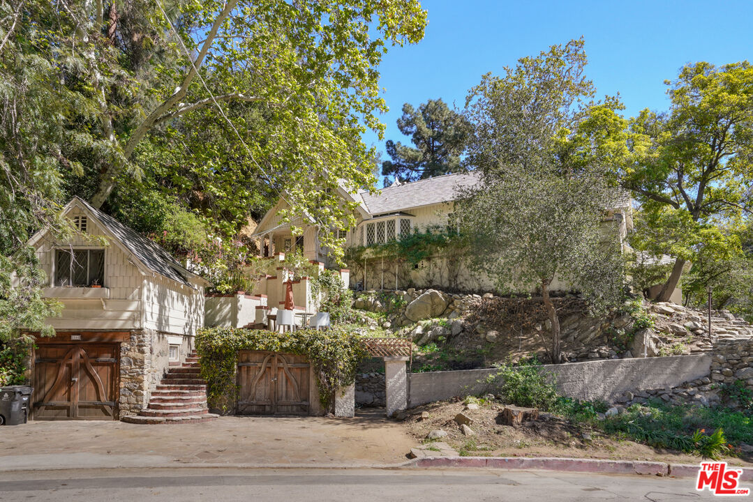 2160 Laurel Canyon Boulevard, Los Angeles, CA 90046