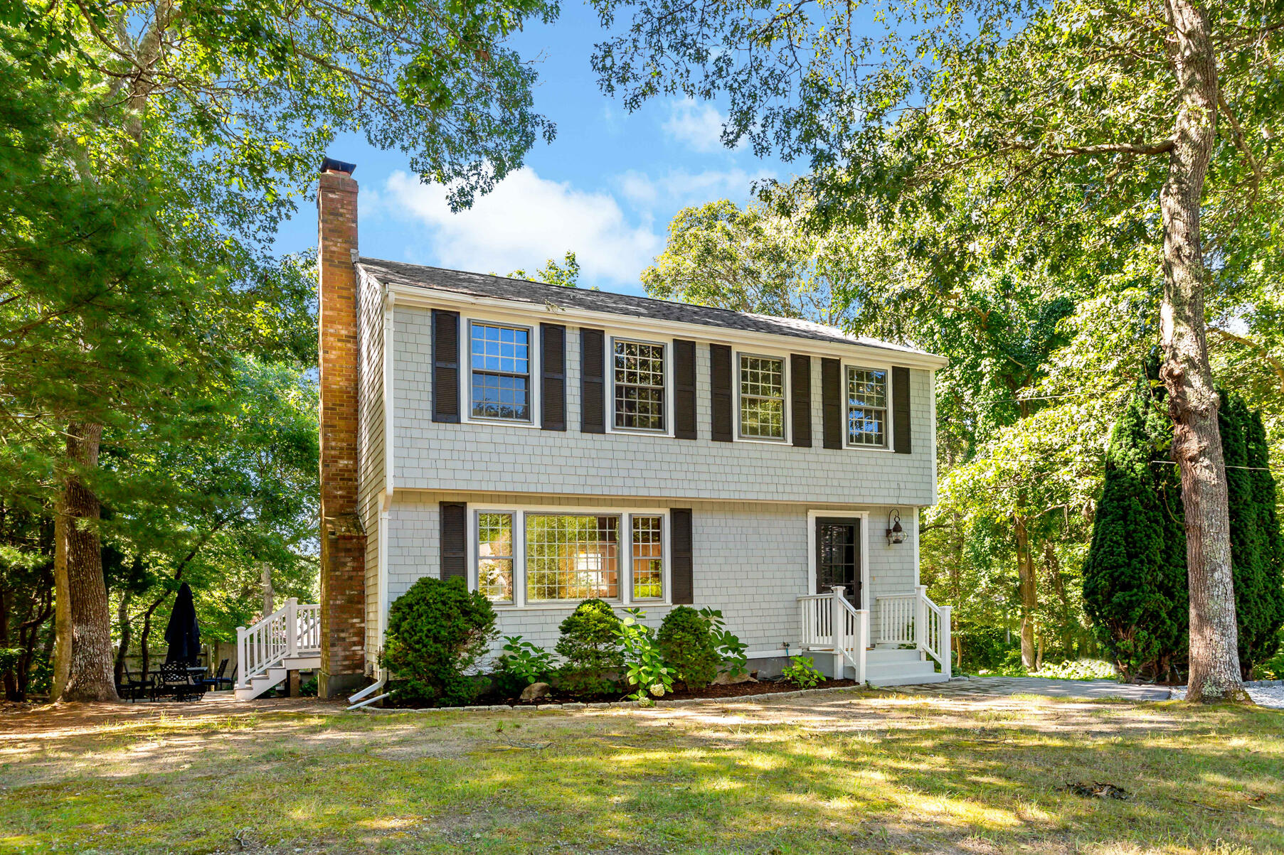 a front view of house with yard