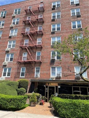 $359,000 | 2265 Gerritsen Avenue, Unit 6F | Marine Park