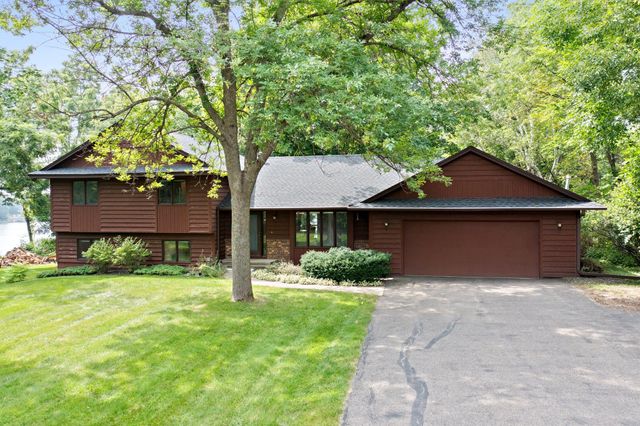 $895,000 | 6275 Lake Sarah Heights Drive | Greenfield