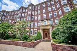 $350,000 | 125 Park Drive, Unit 42 | Fenway