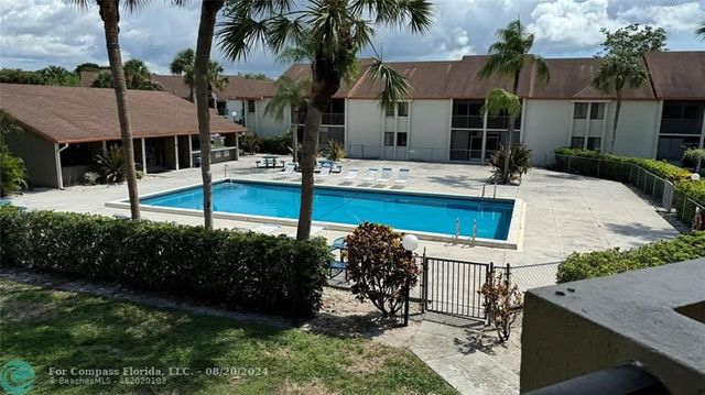 $222,000 | 5498 Courtyard Drive, Unit 5498 | Coral Gate