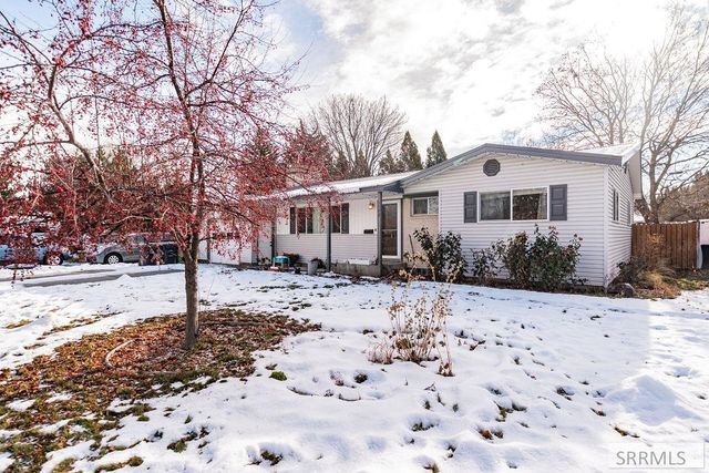 $389,000 | 1192 Mojave Street | Community