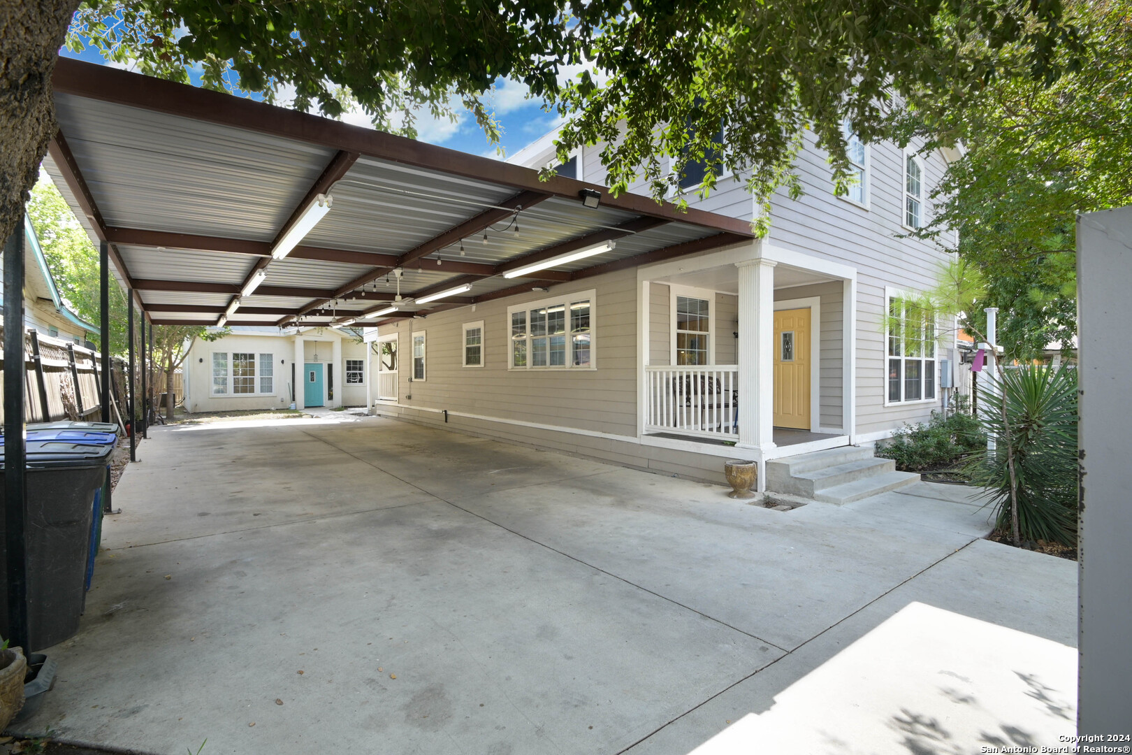 a view of a house with a garage