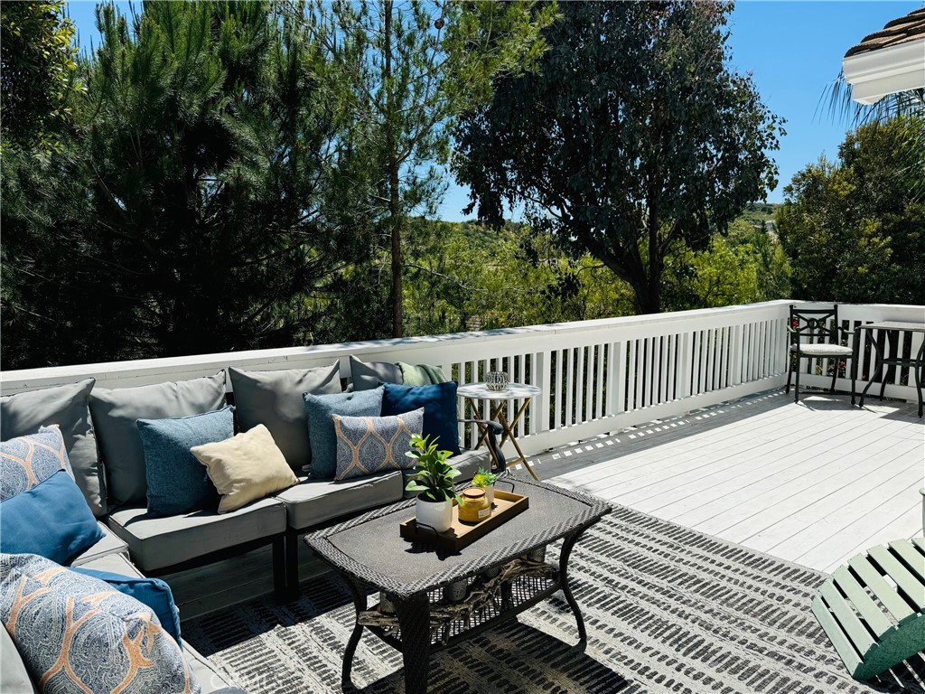Expansive deck with lovely views!