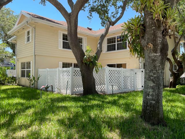 $320,000 | 8143 Bridgewater Court, Unit 43A | Lake Clarke Shores