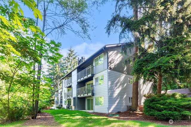 $420,000 | 12723 Northeast 116th Street, Unit G302 | North Rose Hill