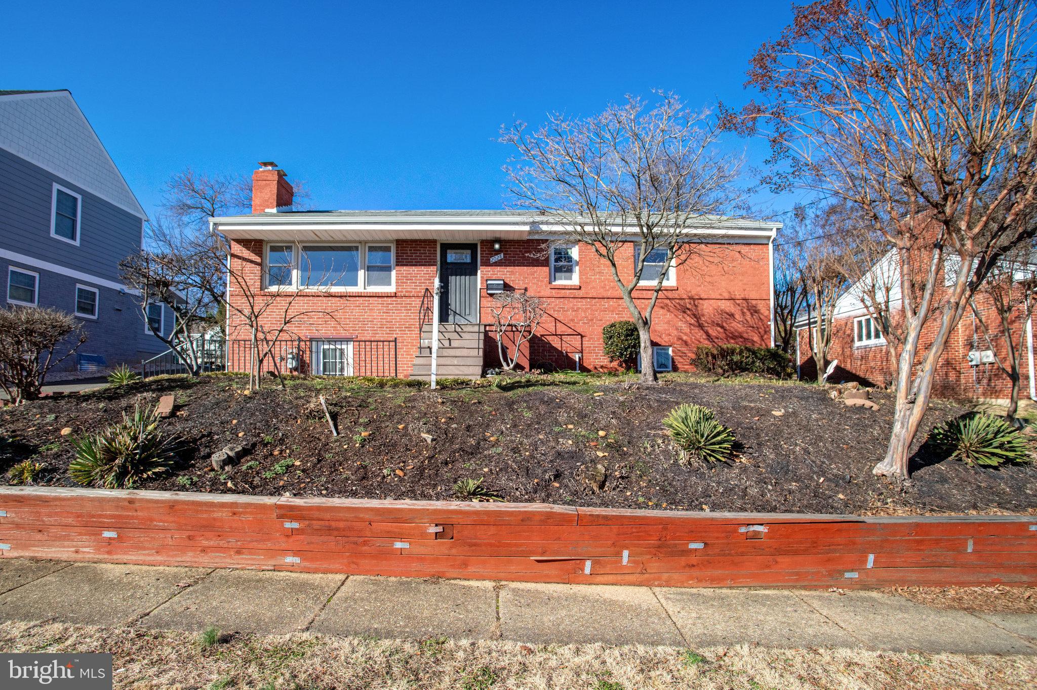 a front view of house with yard