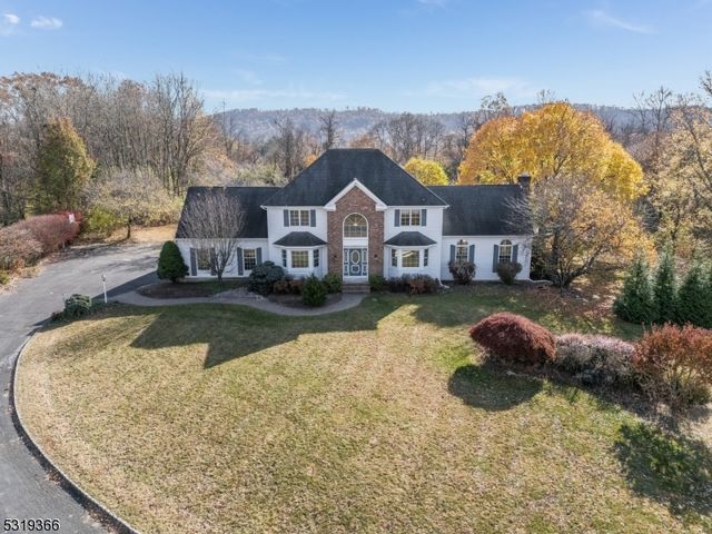 $699,900 | 104 Birch Lane | Greenwich Township - Warren County