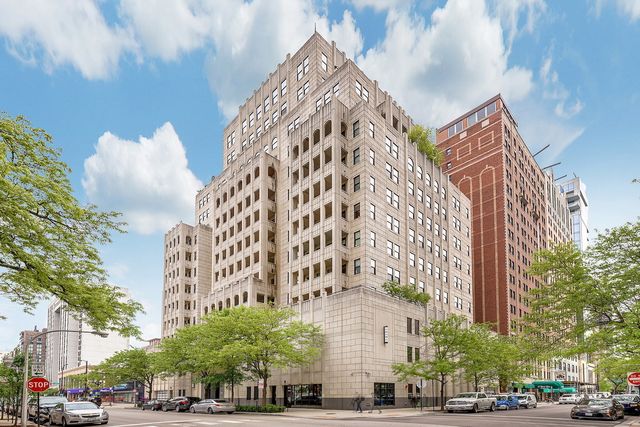 $925,000 | 1155 North Dearborn Street, Unit 801 | Elm Tower