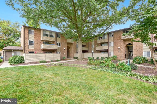 $249,000 | 19419 Brassie Place, Unit 302 | Thomas Choice