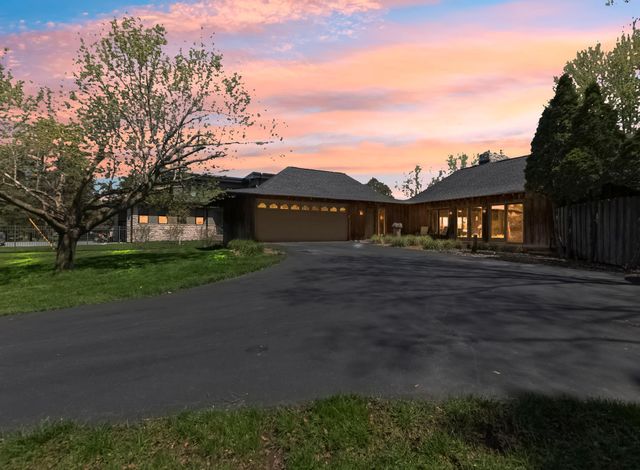 $1,999,000 | 2179 River Road South | St. Marys Point