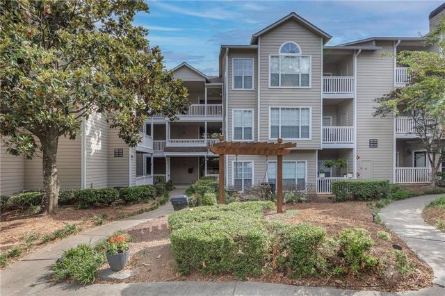 $2,000 | 1250 Parkwood Circle Southeast, Unit 1206 | Parkwood Place Condominiums