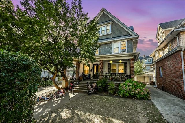 $1,700,000 | 682 Argyle Road | West Midwood