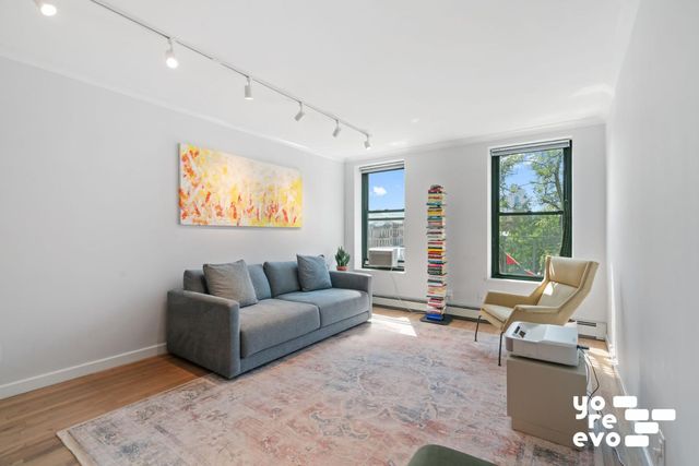 $999,000 | 352 West 117th Street, Unit 5D | Harlem