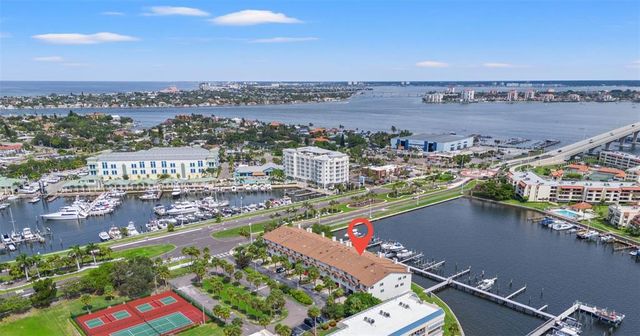 $1,099,999 | 129 Yacht Club Lane | Tierra Verde