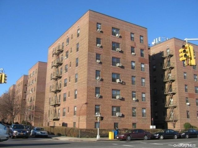 $259,000 | 88-09 Northern Boulevard, Unit 405 | Jackson Heights