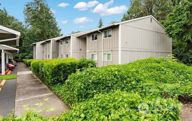 $2,000 | 3206 Pine Road Northeast, Unit B10 | East Bremerton