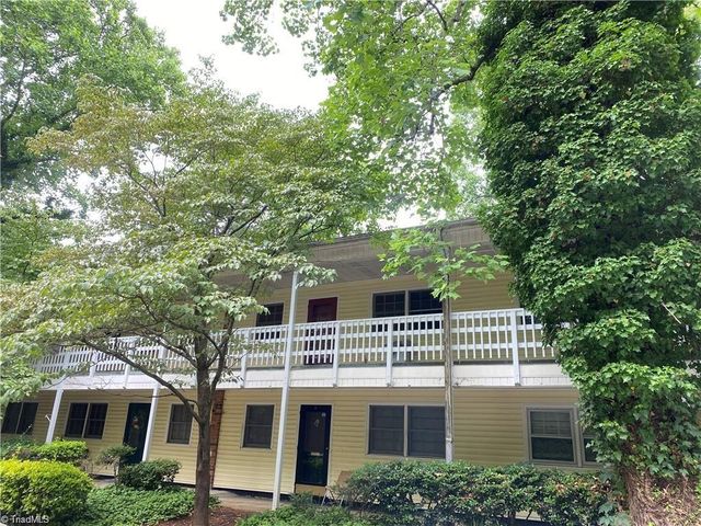 $975 | 2810 Carriage Drive, Unit D | Northwest Winston-Salem