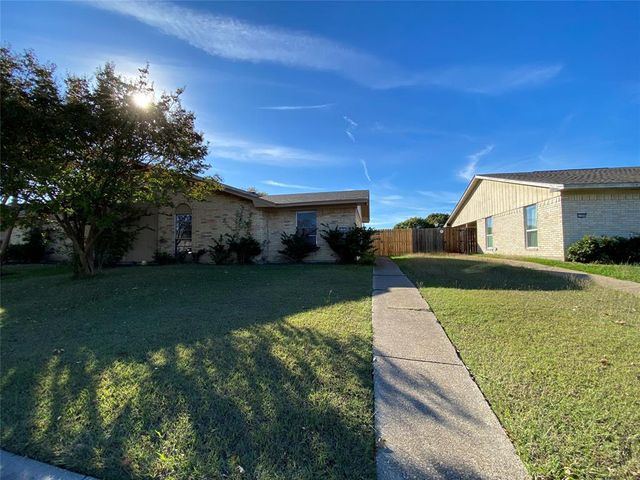 $1,675 | 1307 Sam Houston Drive | Golden Meadows