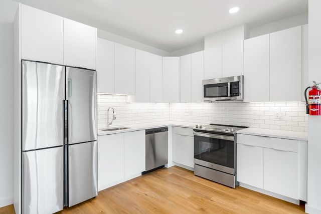 $2,050 | 175 West 7th Street, Unit 208 | Bergen Point