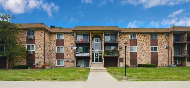 $1,800 | 1025 Higgins Quarters Drive, Unit 212 | Hoffman Estates