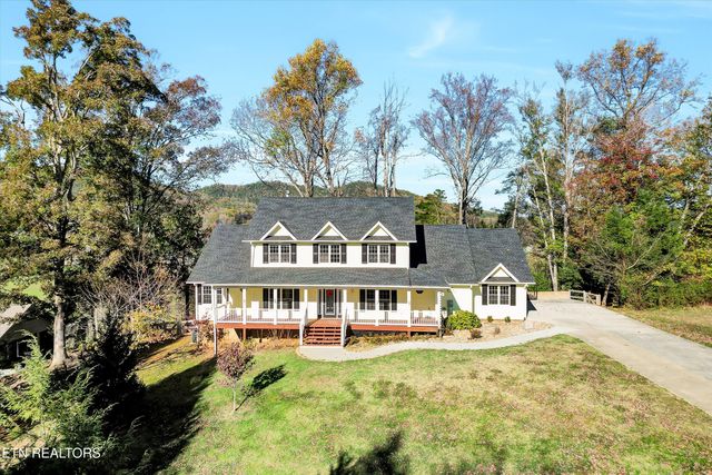 $889,000 | 4040 Roundtop Drive