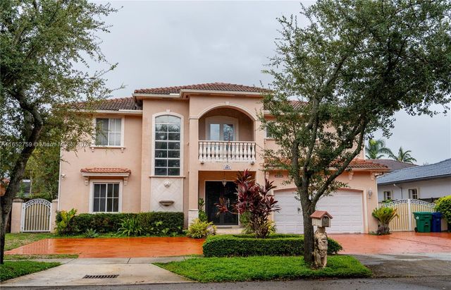 $1,240,000 | 16533 Northwest 77th Path | Miami Lakes