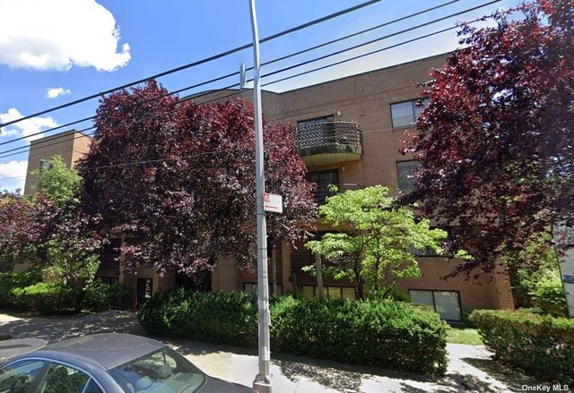 $749,000 | 147-48 Roosevelt Avenue, Unit 3F | Murray Hill - Flushing