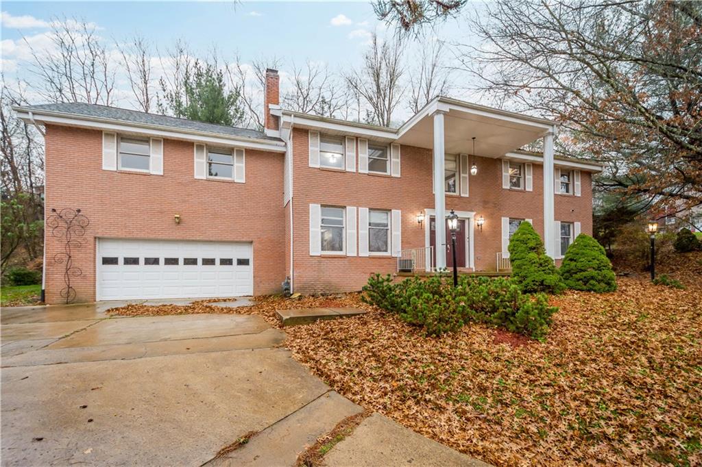 A sprawling brick home with over 3,000 square feet in the North Allegheny School District