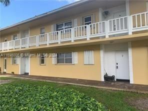 $215,000 | 430 Southeast 2nd Avenue, Unit 3 | Deerfield Beach