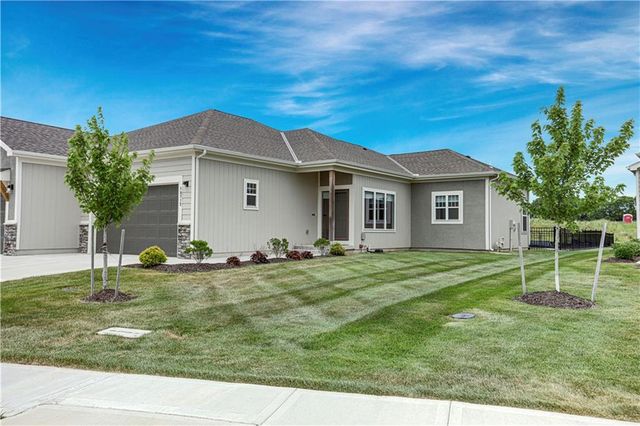 $380,000 | 19712 West 196th St Spring Hill | Boulder Springs