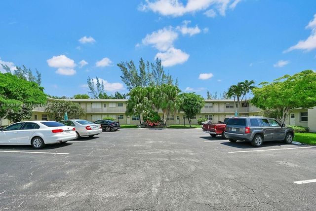 $169,000 | 1301 North 12th Court, Unit 3B | Hollywood Lakes