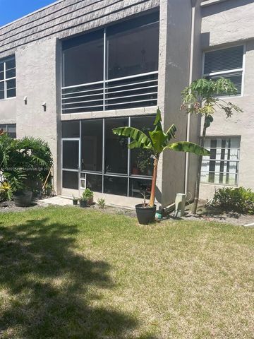 $224,900 | 2900 Fiore Way, Unit 1080 | Delray Beach