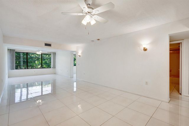 $2,050 | 3525 Village Boulevard, Unit 106 | The Villages of Palm Beach Lakes