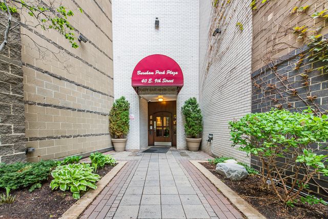 $515,000 | 40 East 9th Street, Unit 1918 | South Loop