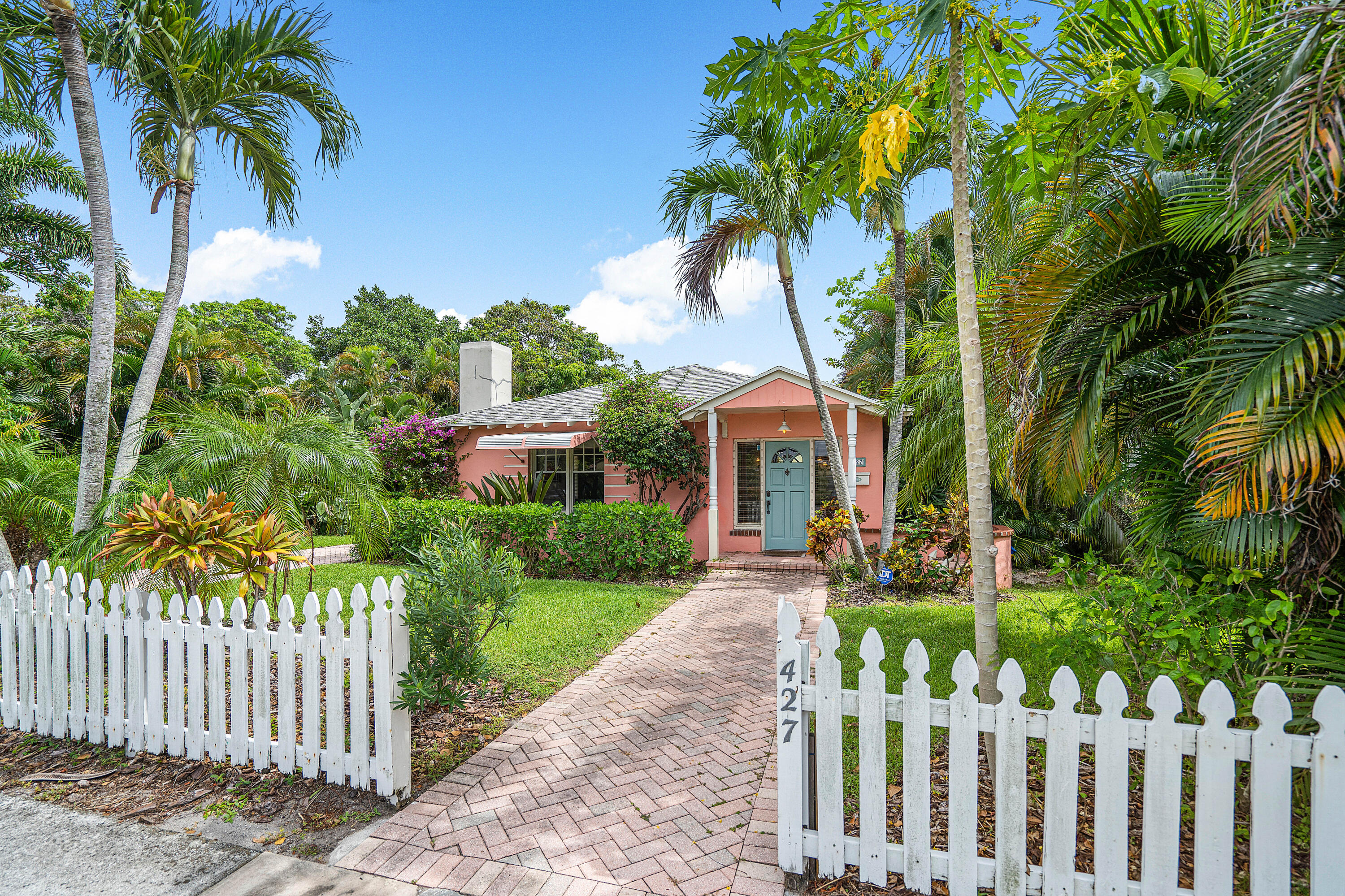 FULLY FENCED PROPERTY