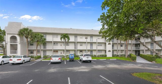 $155,000 | 8510 Sunrise Lakes Boulevard, Unit 202 | Sunrise Lakes