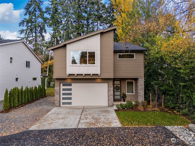 $1,649,000 | 713 North 188th Street | Hillwood