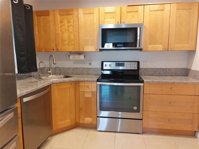 $2,300 | 3433 Northwest 47th Avenue, Unit 3195 | Coral Gate