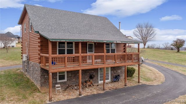 $302,000 | 711 Old Salem Road | Utica Township - Clark County