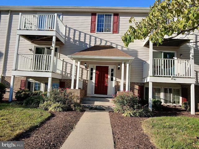 $254,900 | 8040 Abbey Court, Unit C | Chesterfield Garden Condominiums