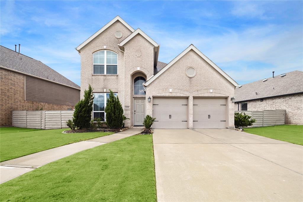 The Aida Younis Team presents 2208 Blackhawk Ridge Ln!