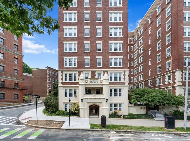 $3,200 | 1450-1454 Beacon Street, Unit 643 | Coolidge Corner