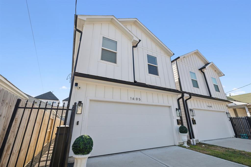 a view of a house with a garage