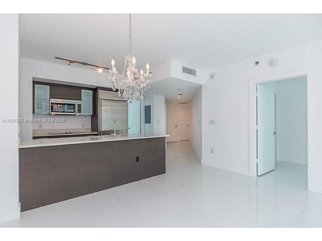 $739,000 | 500 Brickell Avenue, Unit 2910 | Brickell